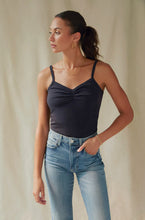 Load image into Gallery viewer, Amo Scallop Knot Cami