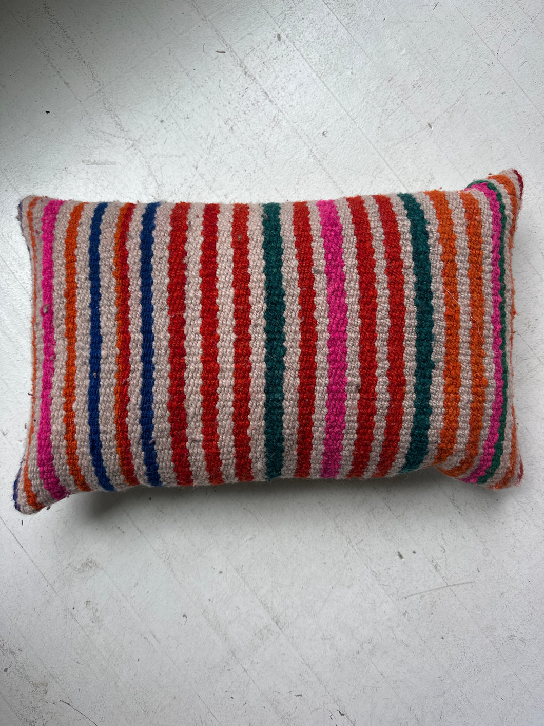 INTI-Lumbar Frazada Pillow