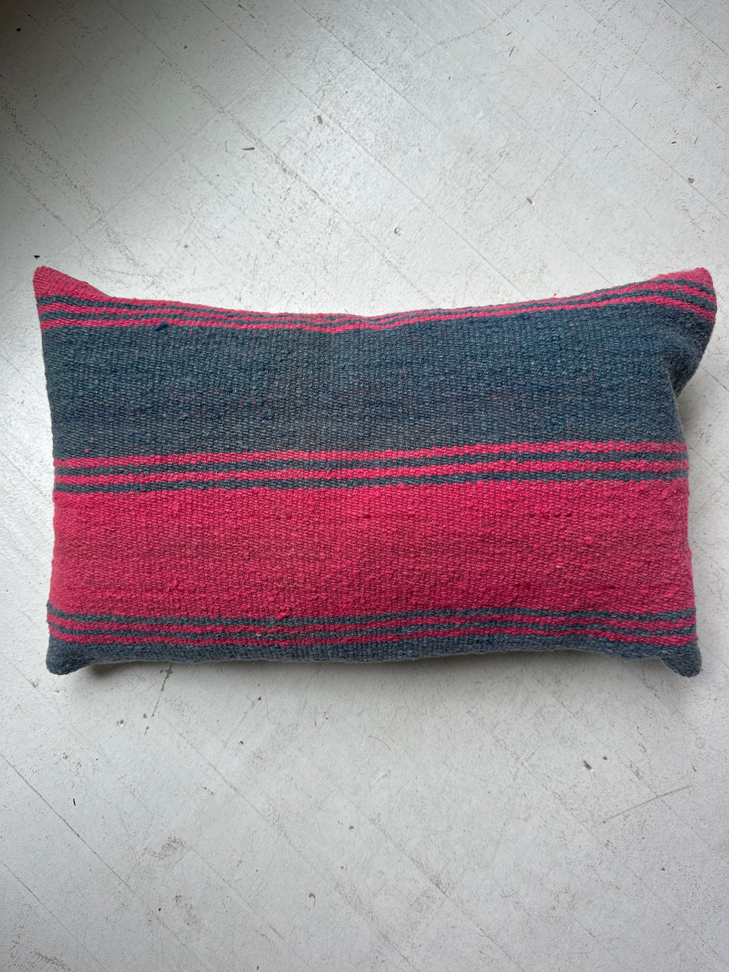 INTI-Lumbar Frazada Pillow