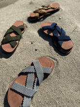 Load image into Gallery viewer, Dutzi Hand Made Macapal Sandals
